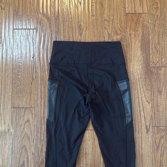 Athleta black gleam chaturanga faux leather front leggings xs - Picture 10 of 11